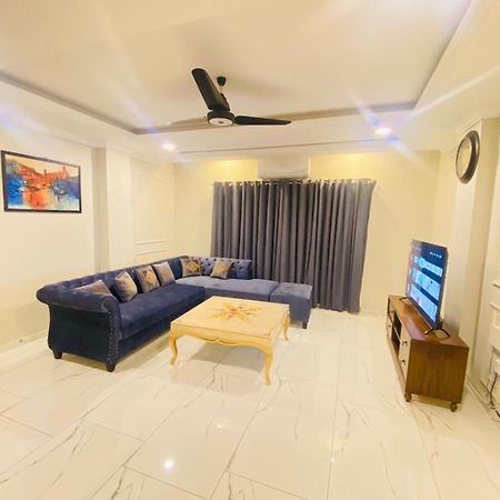 Holidazzle Serviced Apartments Bahria Town Rawalpindi Bilik gambar