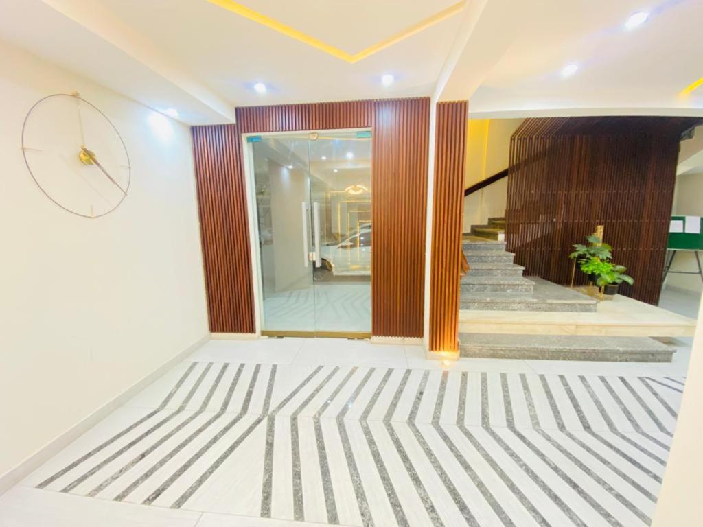 Holidazzle Serviced Apartments Bahria Town Rawalpindi Luaran gambar