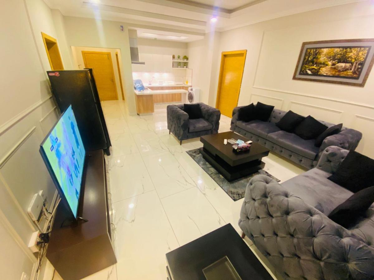 Holidazzle Serviced Apartments Bahria Town Rawalpindi Luaran gambar