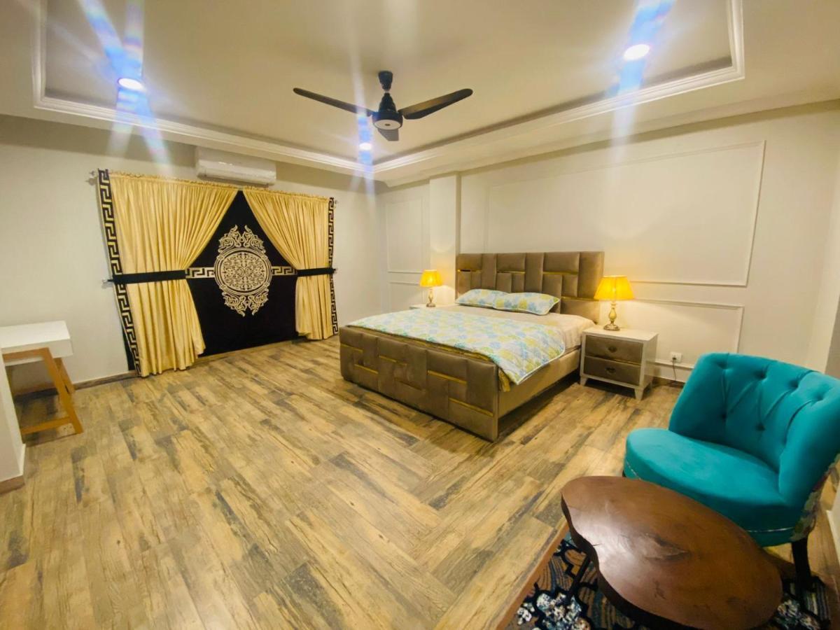 Holidazzle Serviced Apartments Bahria Town Rawalpindi Luaran gambar