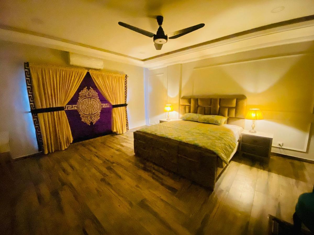 Holidazzle Serviced Apartments Bahria Town Rawalpindi Luaran gambar