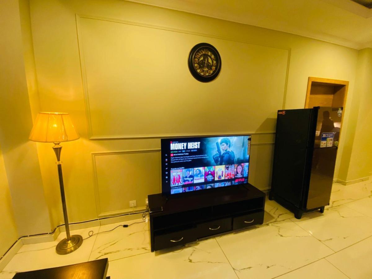 Holidazzle Serviced Apartments Bahria Town Rawalpindi Luaran gambar