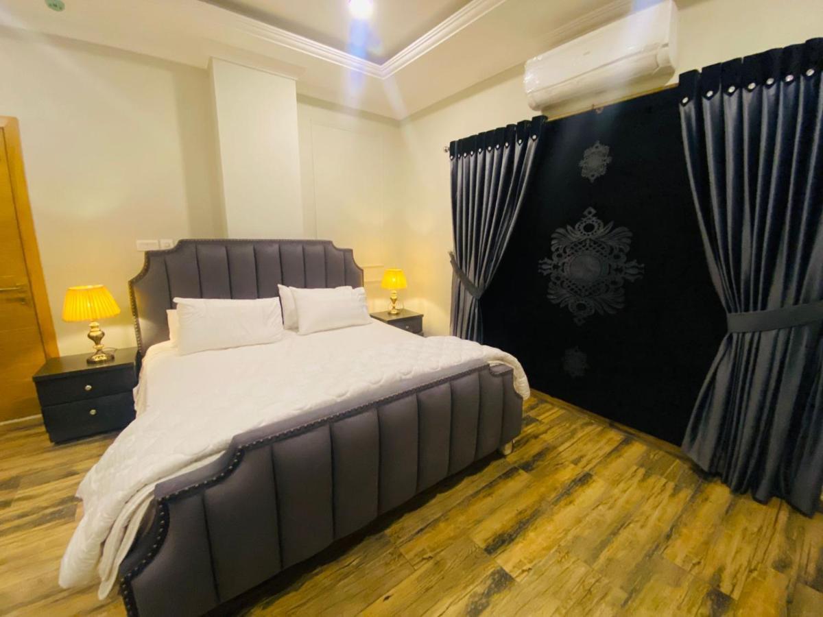 Holidazzle Serviced Apartments Bahria Town Rawalpindi Luaran gambar