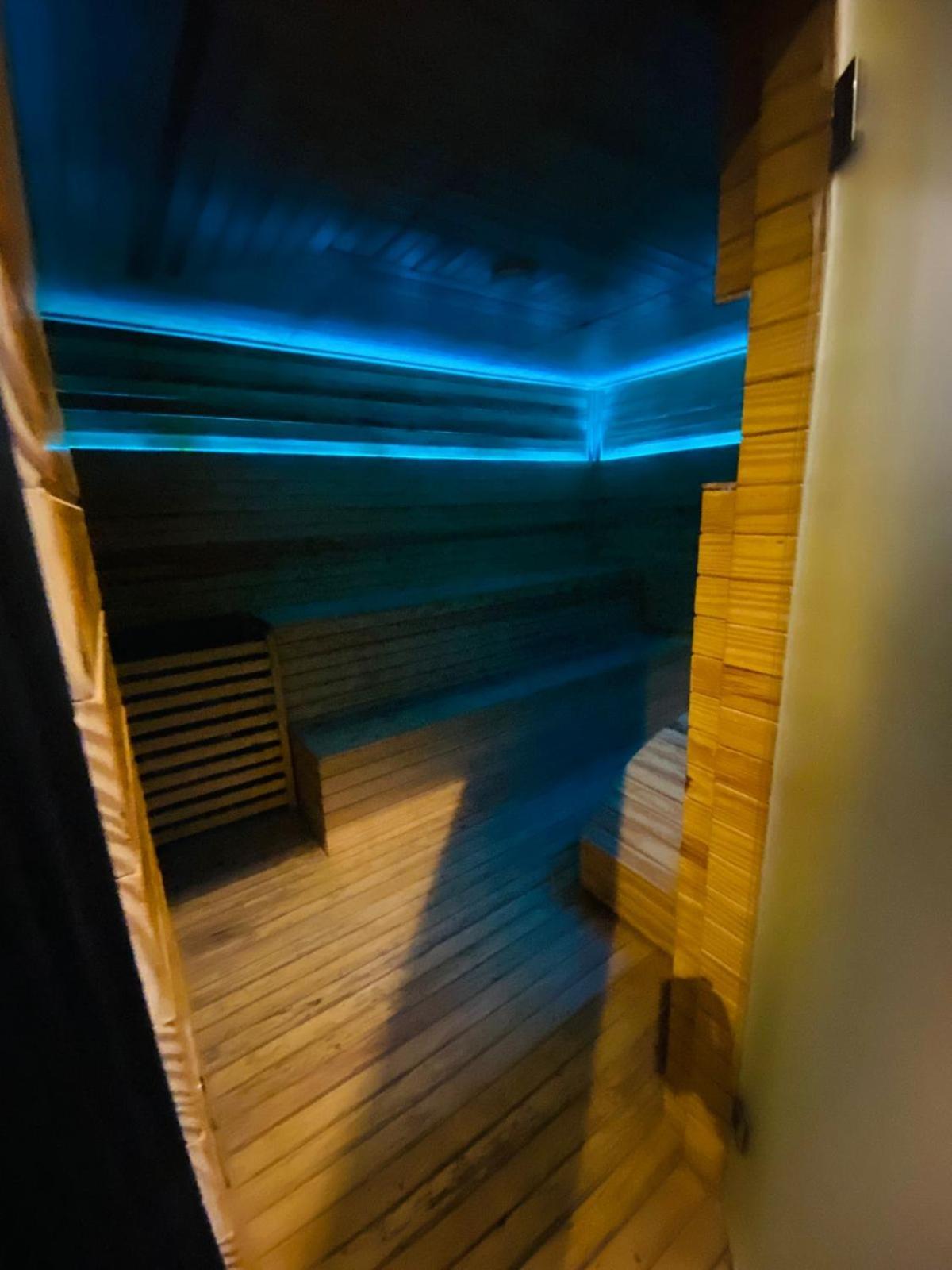 Holidazzle Serviced Apartments Bahria Town Rawalpindi Bilik gambar